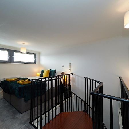 Emerald Suite - Two Story Duplex Apartment - Balcony - Contractors - Family - City Centre - Broadway Plaza - Five Ways - Sleeps 6 Birmingham Exteriör bild