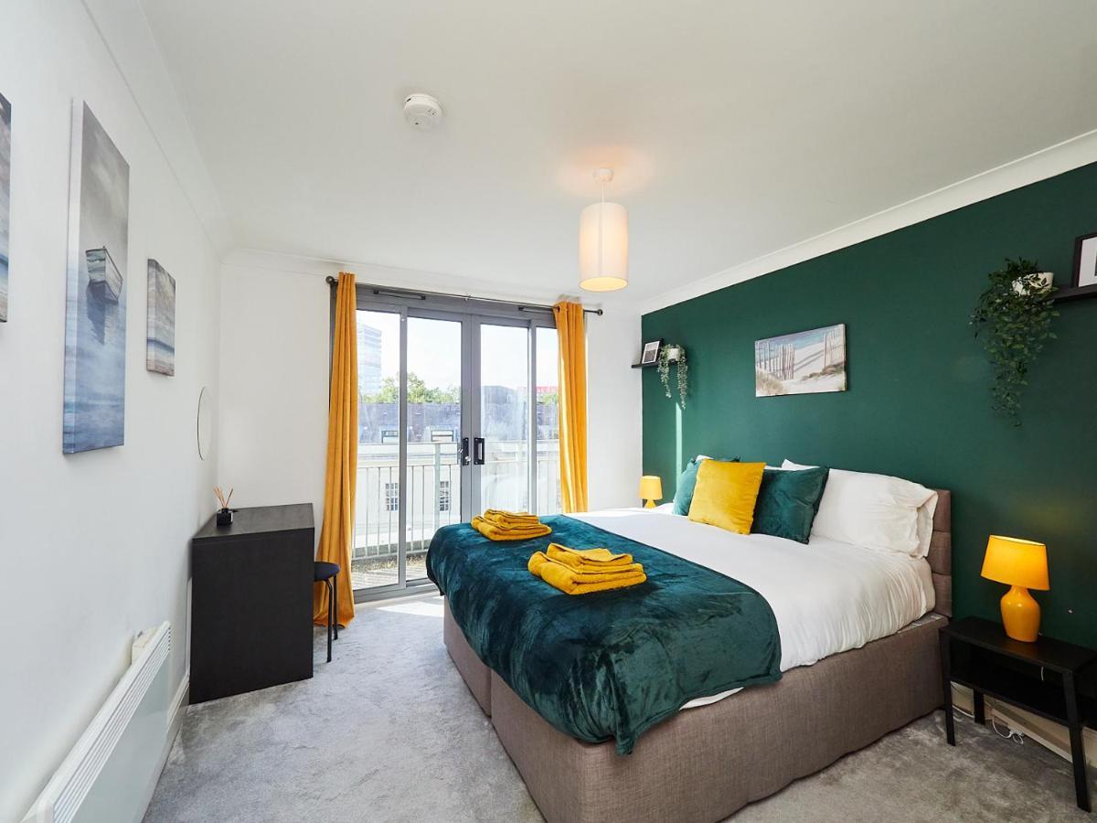 Emerald Suite - Two Story Duplex Apartment - Balcony - Contractors - Family - City Centre - Broadway Plaza - Five Ways - Sleeps 6 Birmingham Exteriör bild