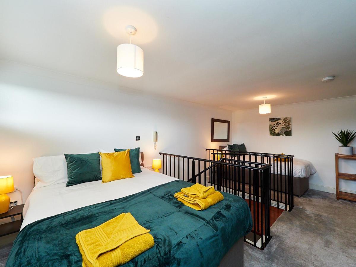 Emerald Suite - Two Story Duplex Apartment - Balcony - Contractors - Family - City Centre - Broadway Plaza - Five Ways - Sleeps 6 Birmingham Exteriör bild